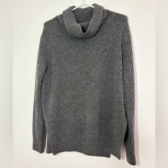 ✨ Topshop Grey Ribbed Knit Turtleneck Sweater - Size 4 - Picture 1 of 4
